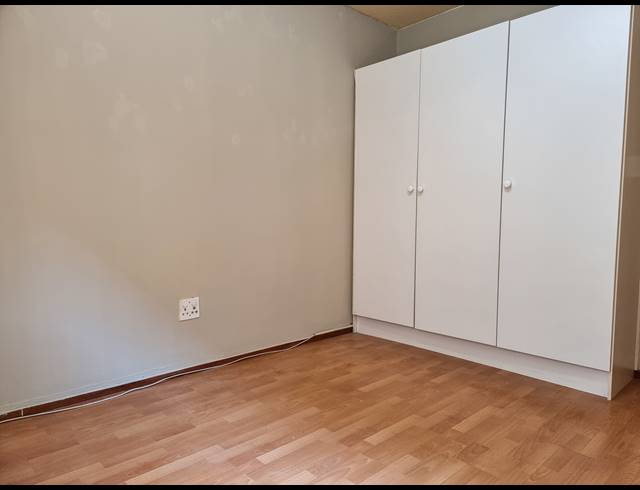 2 BEDROOM TOWNHOUSE RENTED IN GLENANDA
